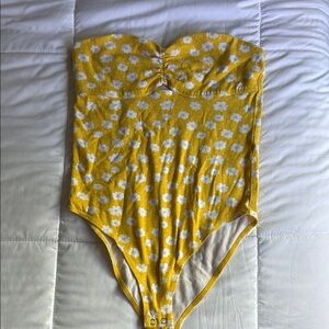 VINTAGE Yellow and White Bodysuit with flowers